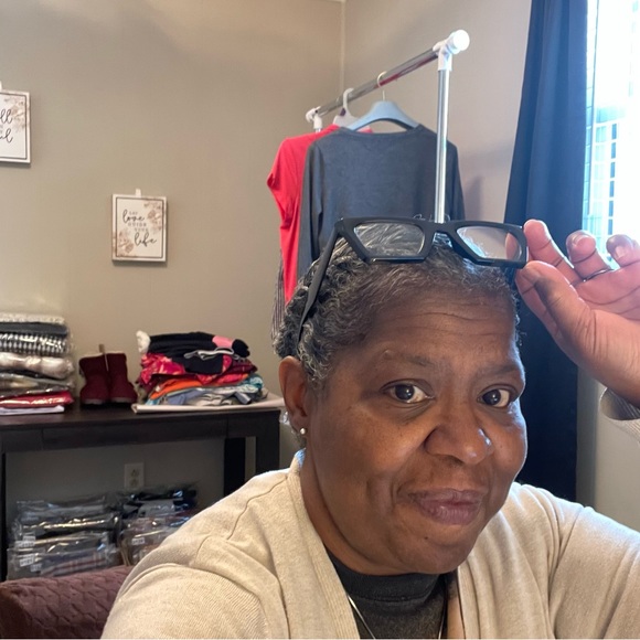 Meet your Posher, Kathy - Picture 1 of 1